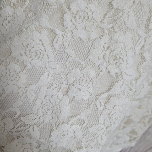 Rebellion medium lace dress - Picture 4 of 7